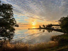 Captivating Harbor View Suite in Östhammar